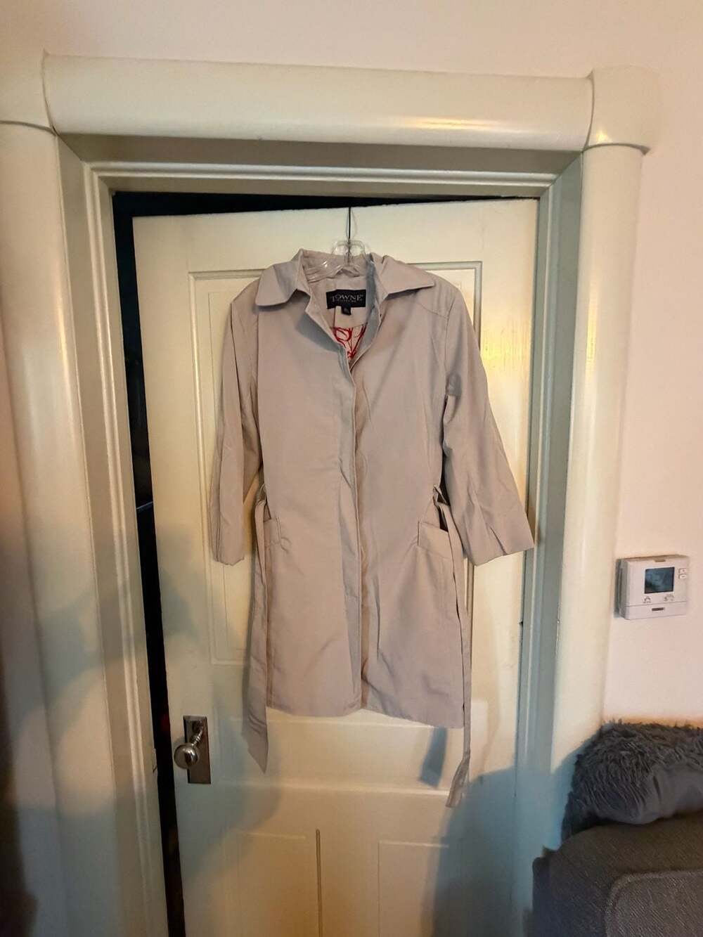 Towne Collection Trench Coat Size L Reg Beige Belted Polyester